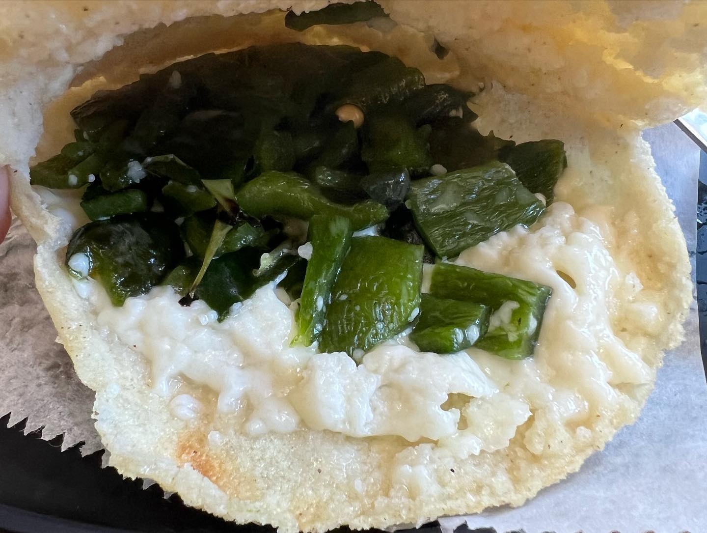 Burrito de Deshebrada con Mayones
